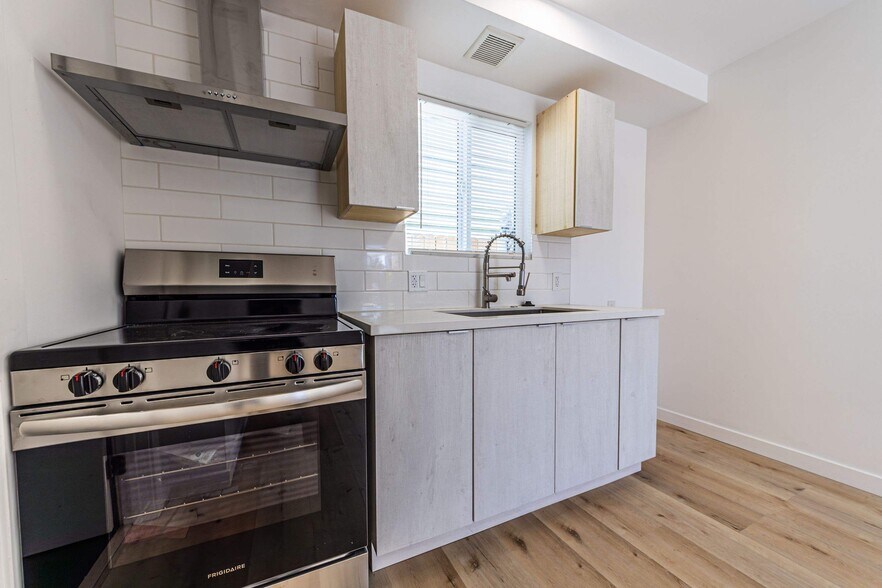 More Photos Of 4626 Wall St, Los Angeles Apartments For Sale