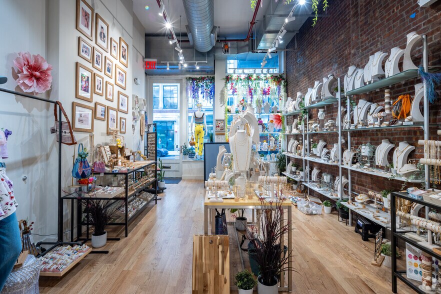 More Photos Of 391 Broadway, New York Multifamily For Sale