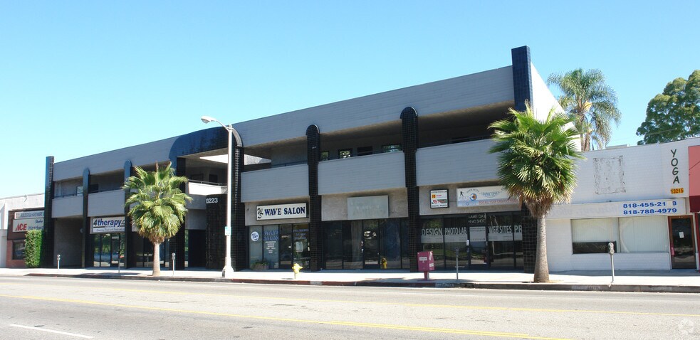 More Photos Of 13223 Ventura Blvd, Studio City Office For Lease
