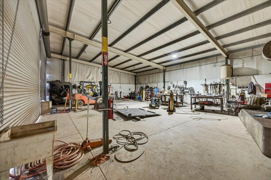 More Photos Of 149 Ashland ave, Lindsay Industrial For Sale