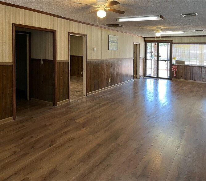 More Photos Of 1836 N Country Club Dr, Mesa Warehouse For Sale