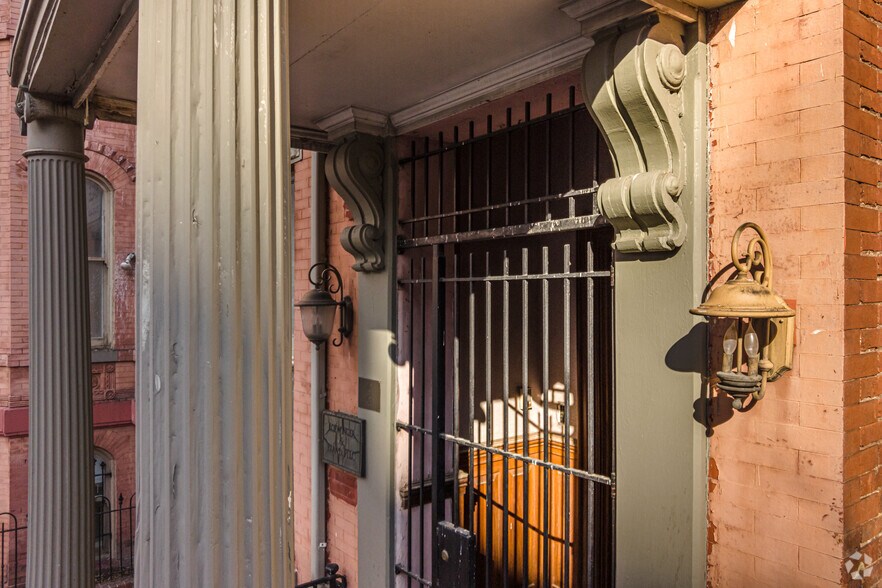 More Photos Of 471-473 H St NW, Washington Office Residential For Sale