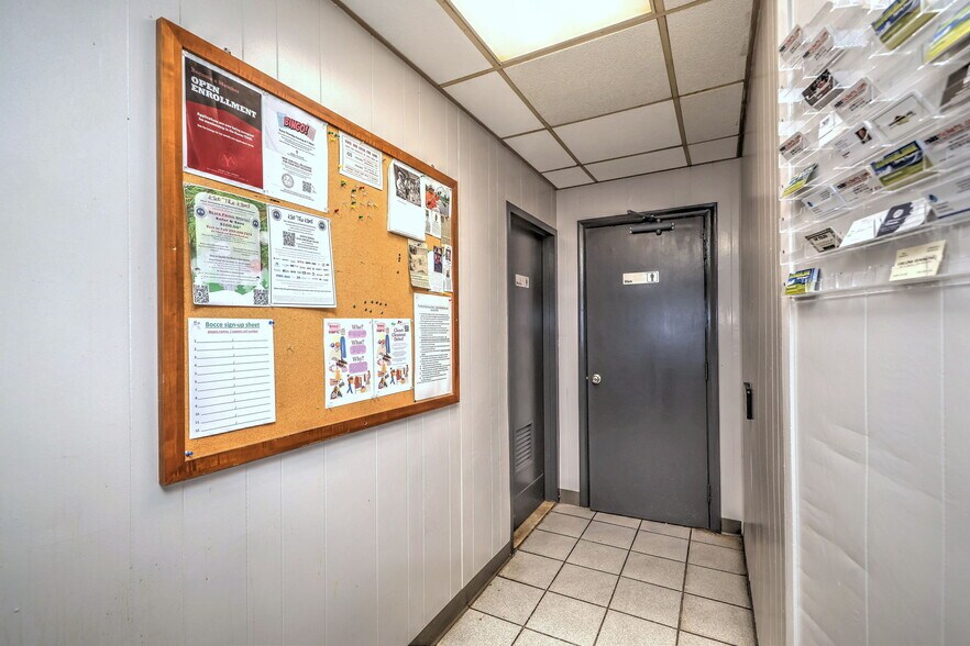 More Photos Of 560 Woodward Ave, New Haven Flex For Sale