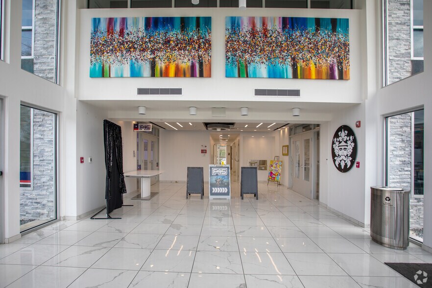 More Photos Of 1303 Thomasville Rd, Tallahassee Office For Sale