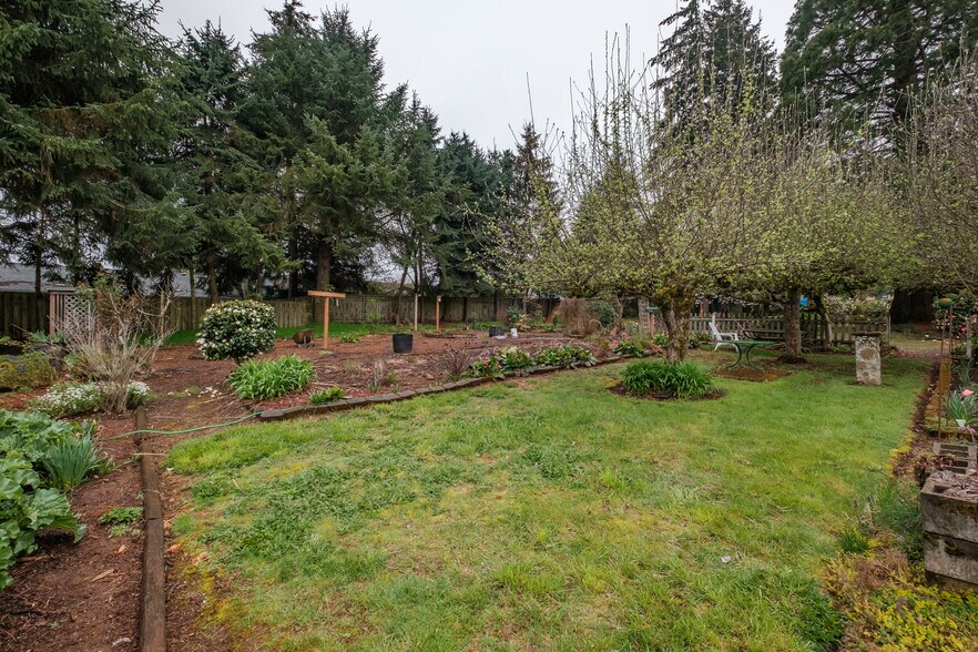 More Photos Of 5198 Skyline Rd S, Salem Multifamily For Sale