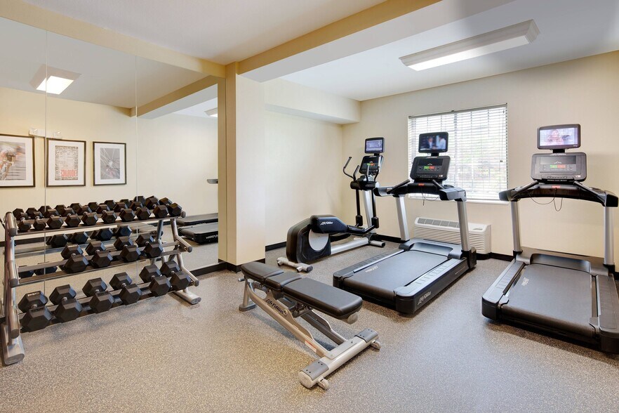More Photos Of 3100 SE 14th St, Bentonville Hotel For Sale