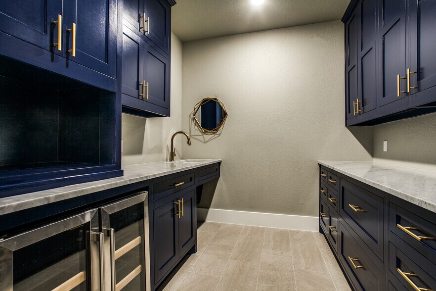 More Photos Of 1024 Halsell St, Bridgeport Storefront Retail Office For Sale