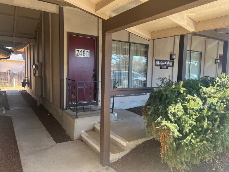 Primary Photo Of 2480 NE Division St, Gresham Medical For Sale