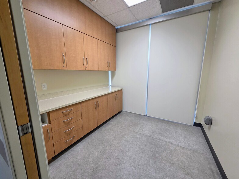 More Photos Of 26740 Towne Centre Dr, Foothill Ranch Medical For Sale