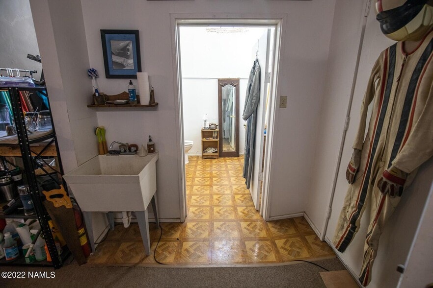 More Photos Of 213 N Kinsley Ave, Winslow Storefront For Sale