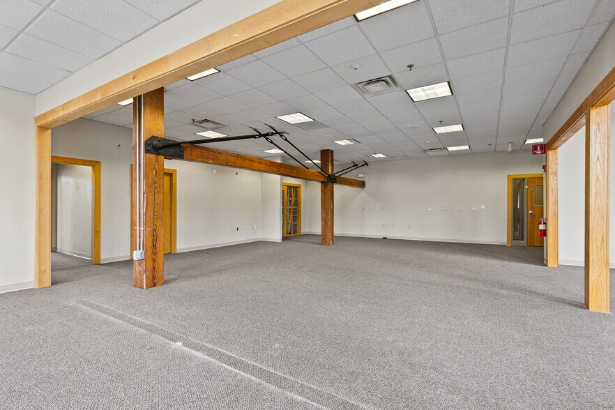 More Photos Of 2 Storer St, Kennebunk Office For Lease