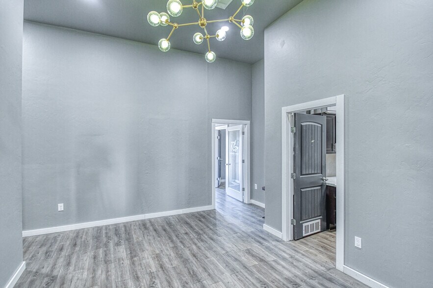 More Photos Of 91 Monroe Ave NE, Piedmont Freestanding For Sale