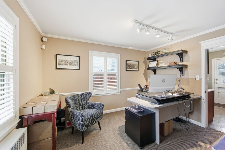 More Photos Of 4024 West Chester Pike, Newtown Square Office For Lease