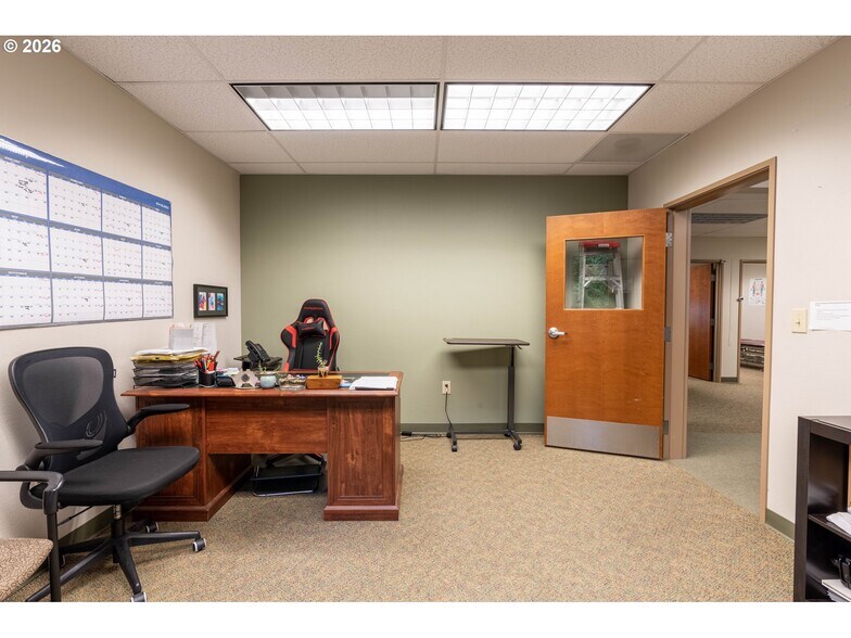 More Photos Of , Coos Bay Office For Sale