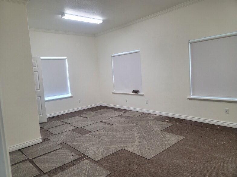 More Photos Of 571-583 W Center St, Pleasant Grove Office For Lease