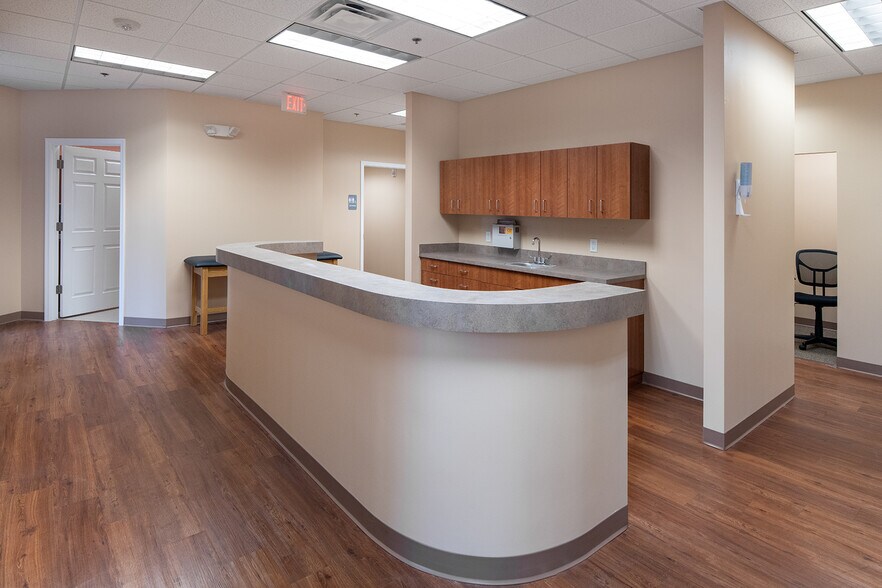 More Photos Of 6909 Old Highway 441, Mount Dora Medical For Lease