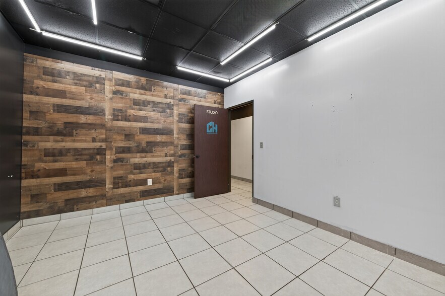 More Photos Of 11419 Hall Rd, Houston Freestanding For Sale