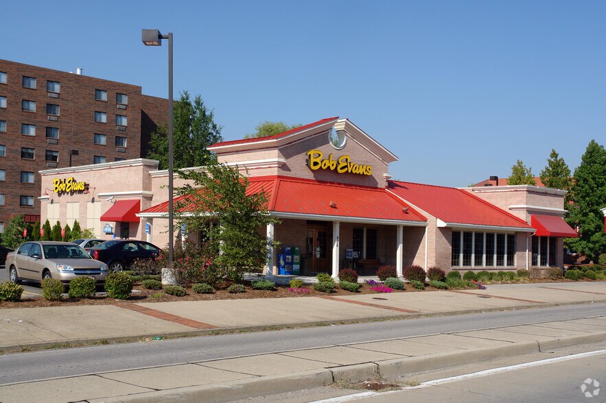 More Photos Of 606 3rd Ave, Huntington Restaurant For Sale