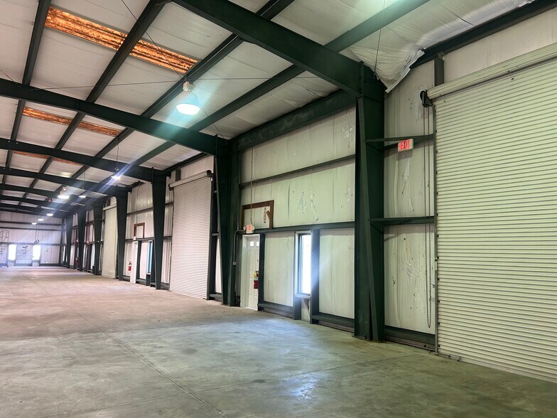 More Photos Of 203 Deptford St, Savannah Warehouse For Lease