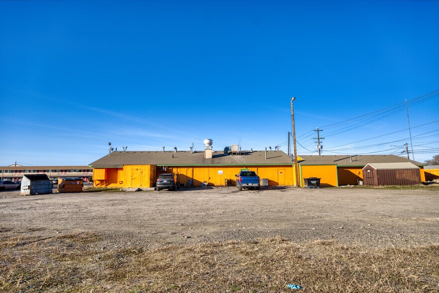 More Photos Of 410 Yakima Valley Hwy, Sunnyside General Retail For Sale