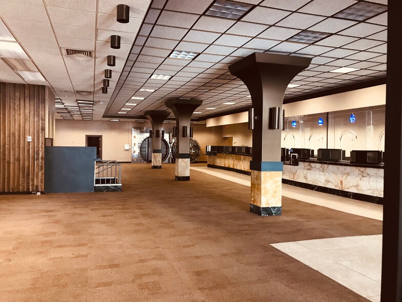 More Photos Of 5522 6th Ave, Kenosha Restaurant For Sale