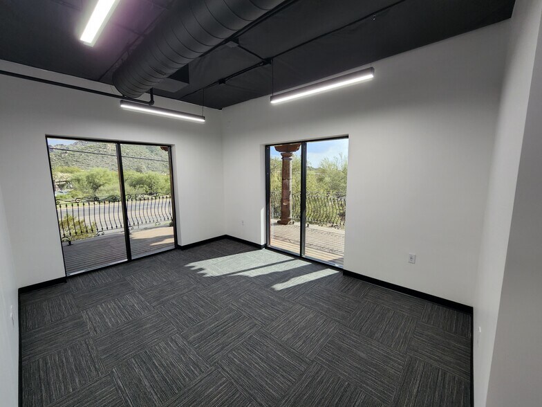 More Photos Of 6450 E Cave Creek Rd, Cave Creek Storefront Retail Office For Lease