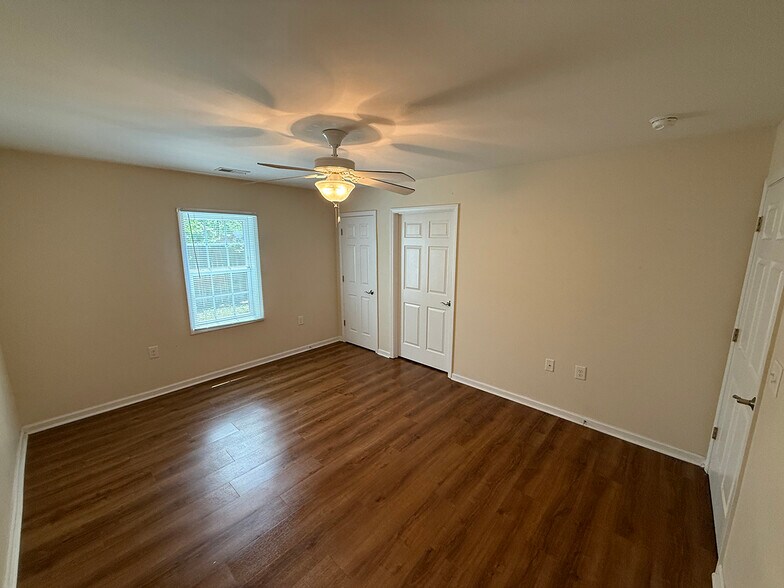 More Photos Of 3700 Delancy St, Greensboro Multifamily For Sale