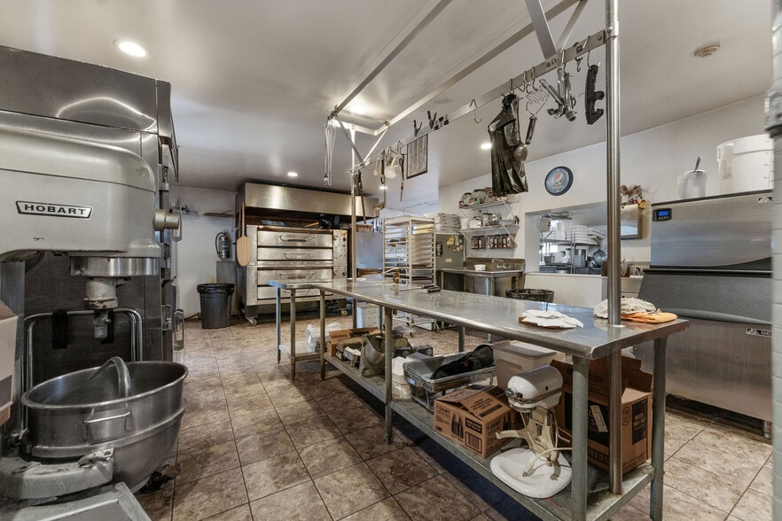 More Photos Of 552 Main St, Apalachin General Retail For Sale