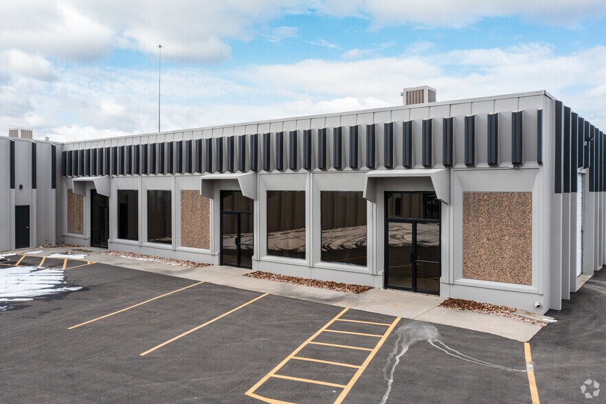 More Photos Of 7050 S 400 W, Midvale Showroom For Lease