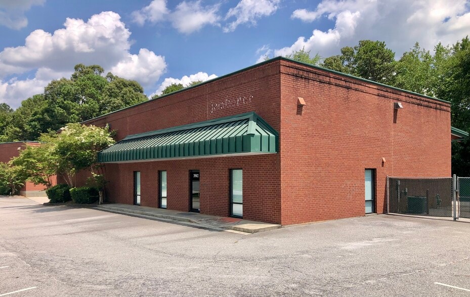 Primary Photo Of 3502 Diversified Dr, Loganville Light Distribution For Sale