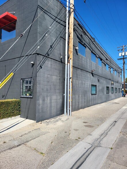 More Photos Of 3000 N Hollywood Way, Burbank Office For Lease