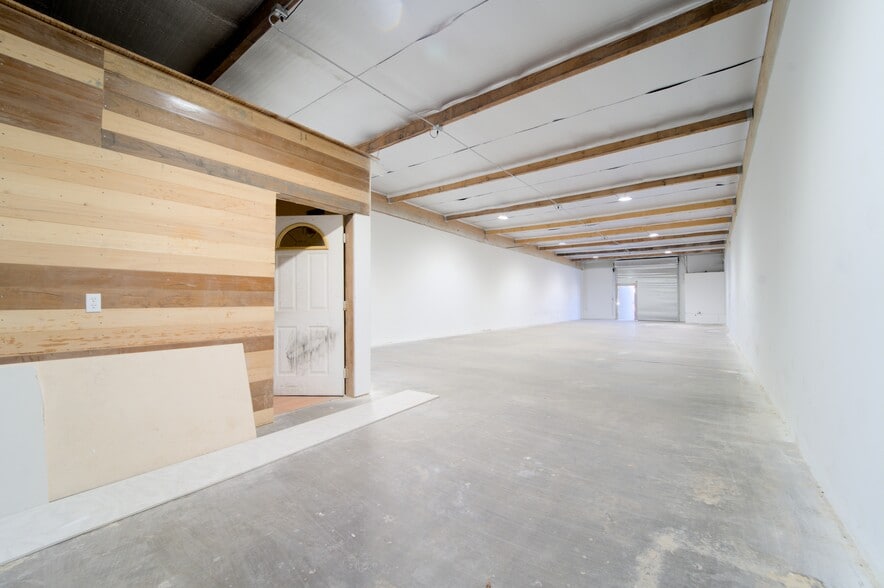 More Photos Of 106-136 S Arrowhead Ave, San Bernardino Light Manufacturing For Lease