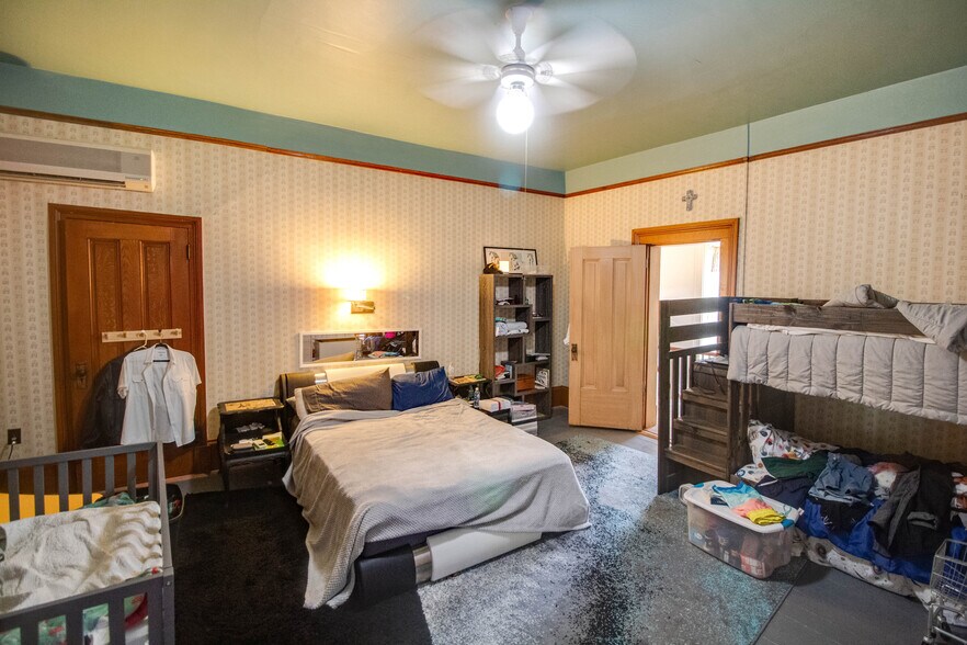 More Photos Of 212 E Main St, Carlinville Office Residential For Sale