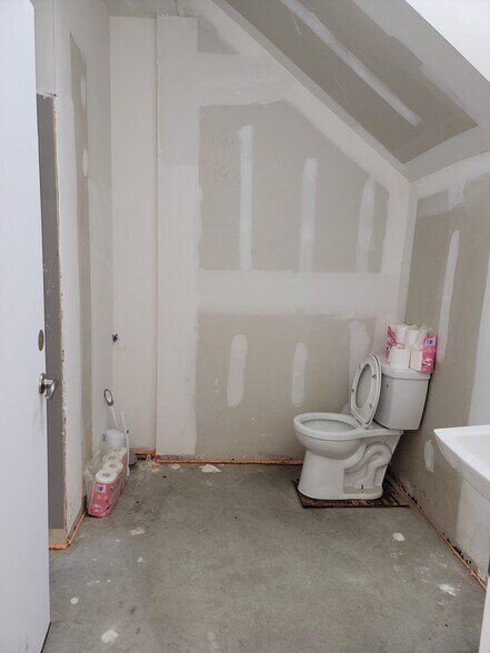 More Photos Of 22304 Gosling Rd, Spring Warehouse For Sale