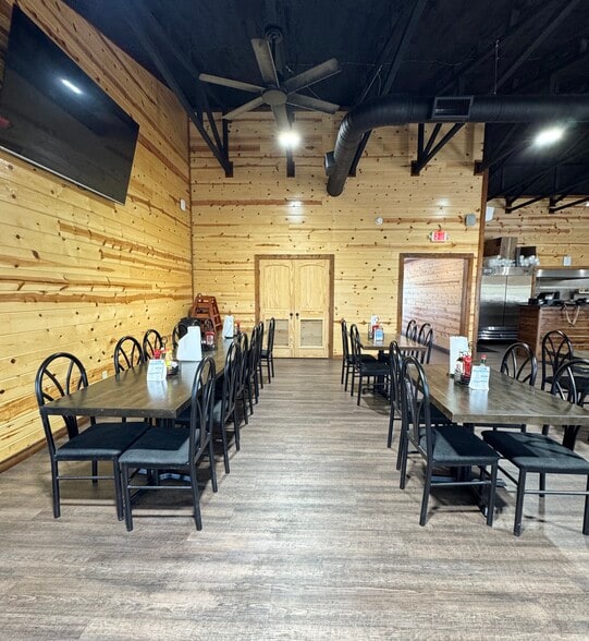 More Photos Of 500 SE Lincoln Rd, Idabel Hotel For Sale