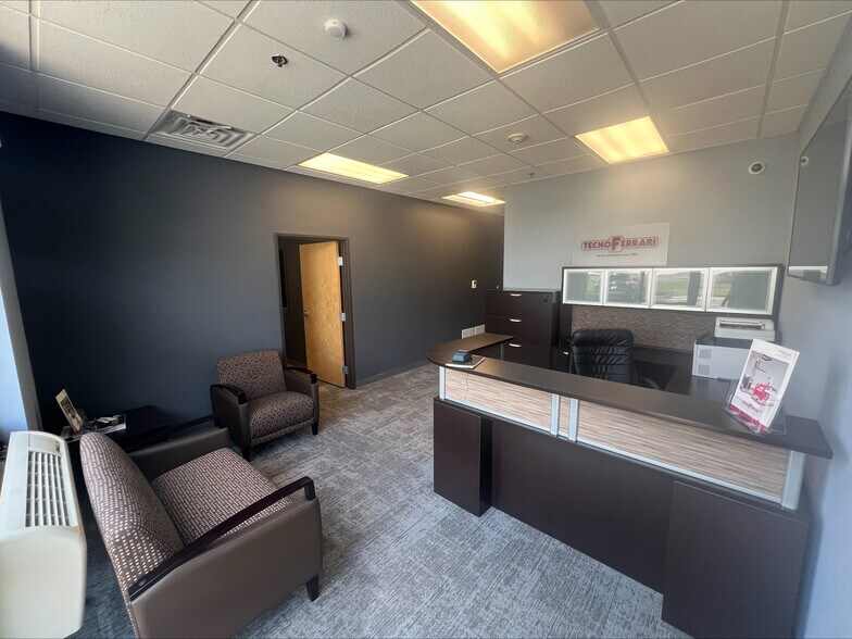 More Photos Of 165 Prairie Lake Rd, East Dundee Warehouse For Sale