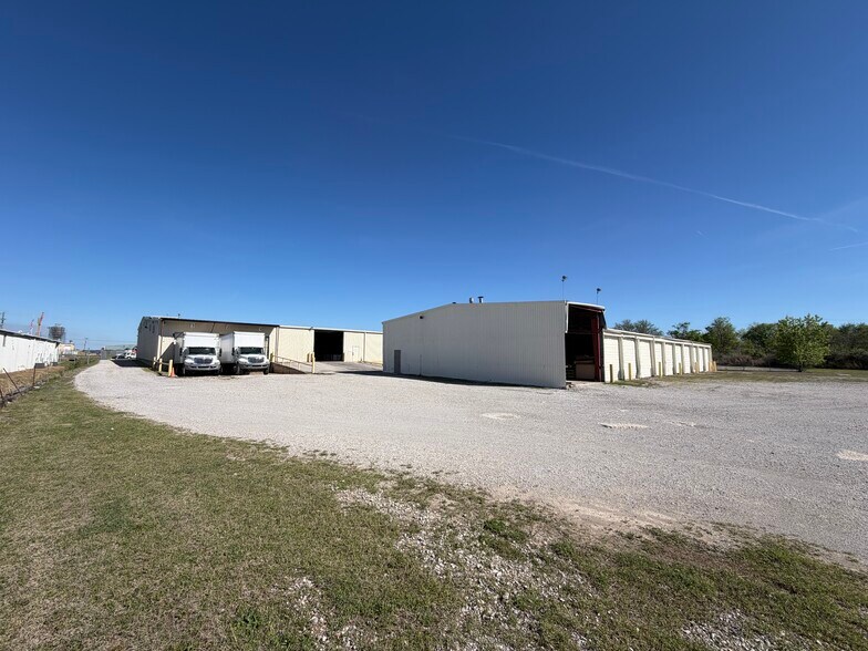 More Photos Of 3248 N Sheridan Rd, Tulsa Warehouse For Sale