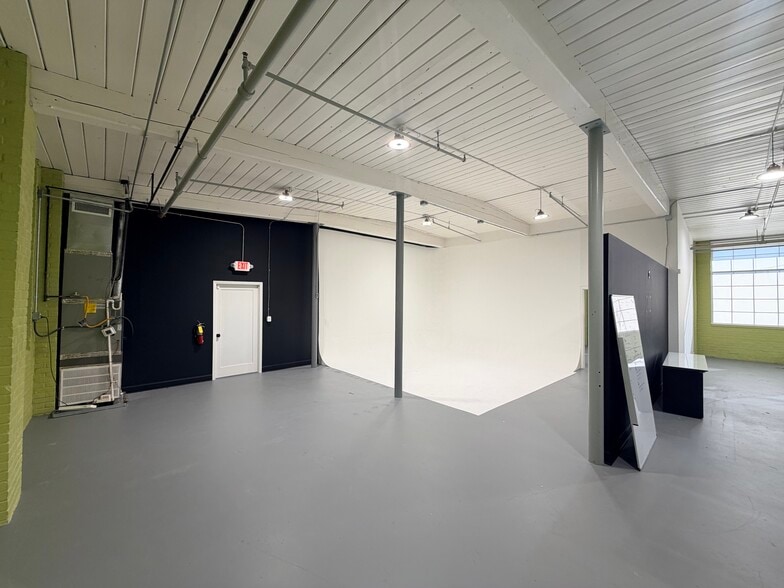 More Photos Of 221 Linwood Rd, Gastonia Warehouse For Lease