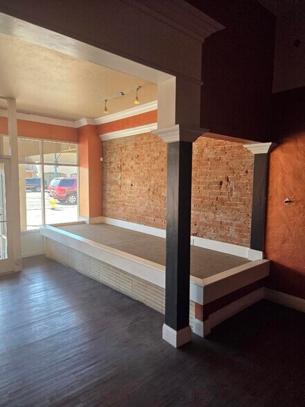 More Photos Of 128 W Main St, Mesa Storefront Retail Office For Lease