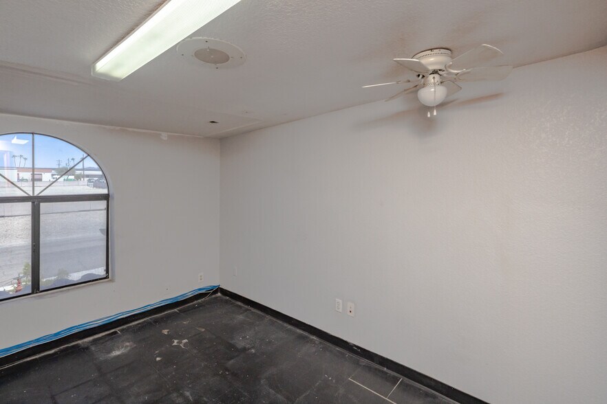 More Photos Of 1950 Centers Ave, Lake Havasu City Warehouse For Lease