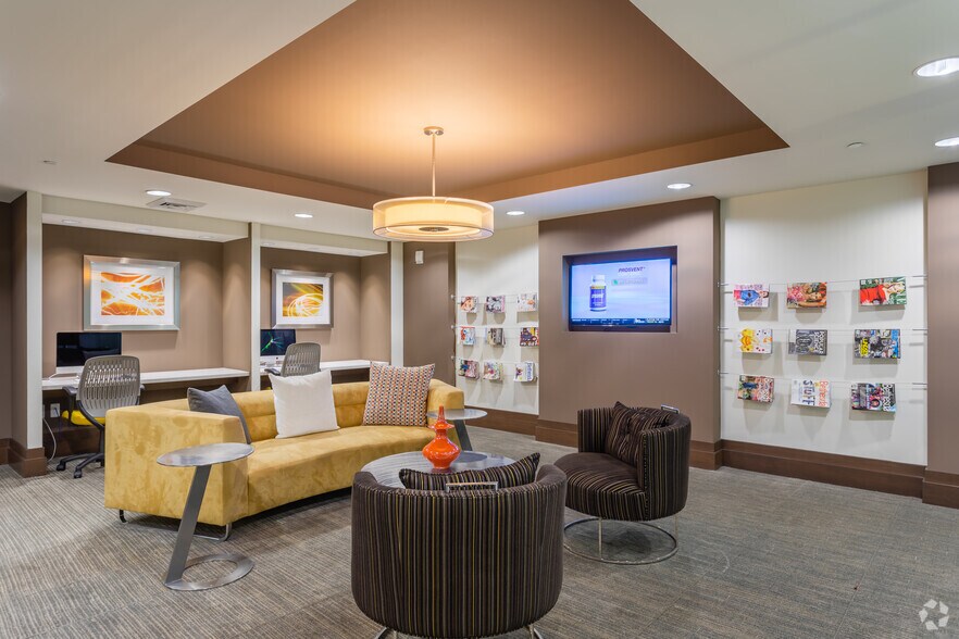 More Photos Of 4918 Saint Elmo Ave, Bethesda Apartments For Lease