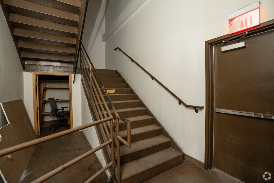 More Photos Of 8915 San Dario Ave, Laredo Truck Stop For Lease