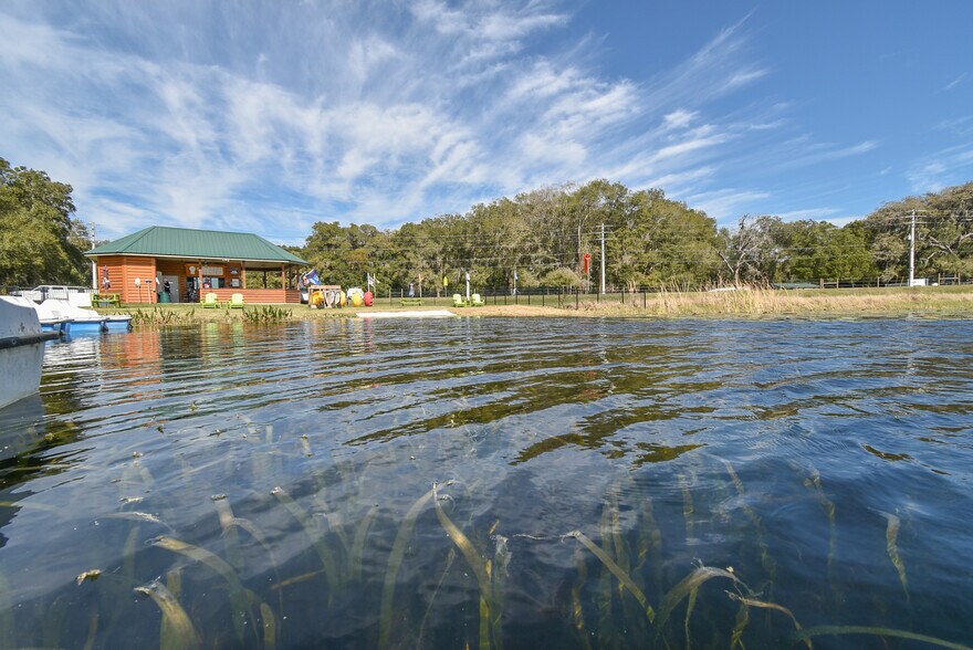 More Photos Of 831 Huntington Rd, Crescent City Freestanding For Sale
