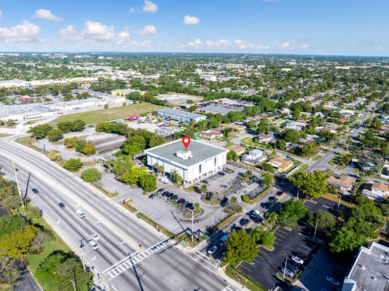 More Photos Of 3661 W Oakland Park Blvd, Lauderdale Lakes Office For Sale