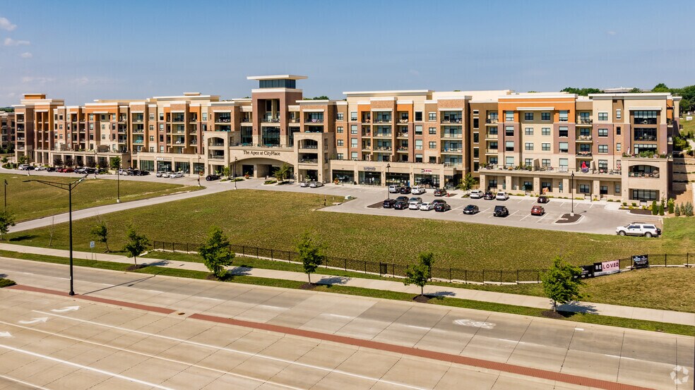 More Photos Of 10401 College Blvd, Overland Park Apartments For Lease