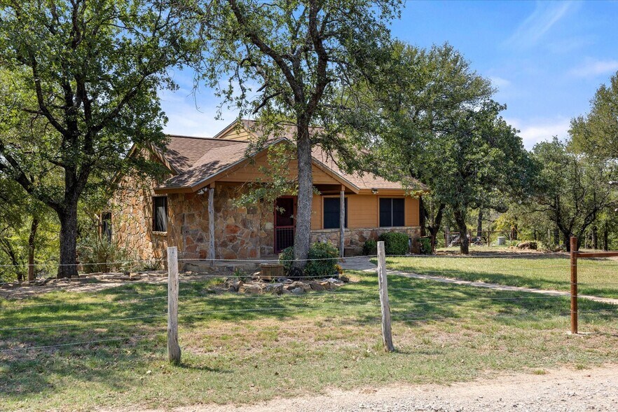 More Photos Of 11230 Light Rd, Lipan Land For Sale