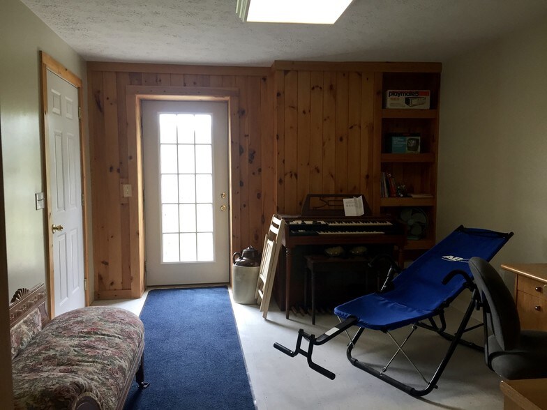 More Photos Of 1426 W River Rd, Waterloo Township Apartments For Lease