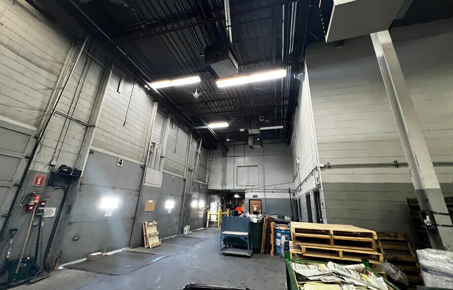 More Photos Of 1700 Church Av, Winnipeg Warehouse For Lease