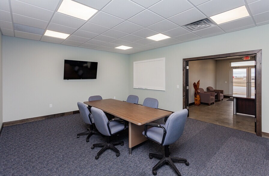 More Photos Of 1802 Industrial Park Dr, Ellsworth Industrial For Sale