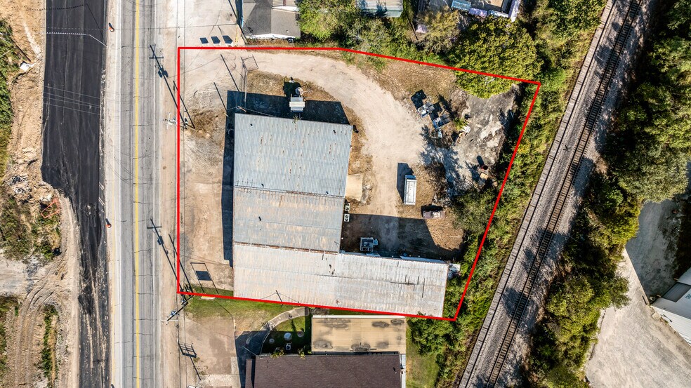 More Photos Of 2751 E Davis St, Conroe Freestanding For Sale